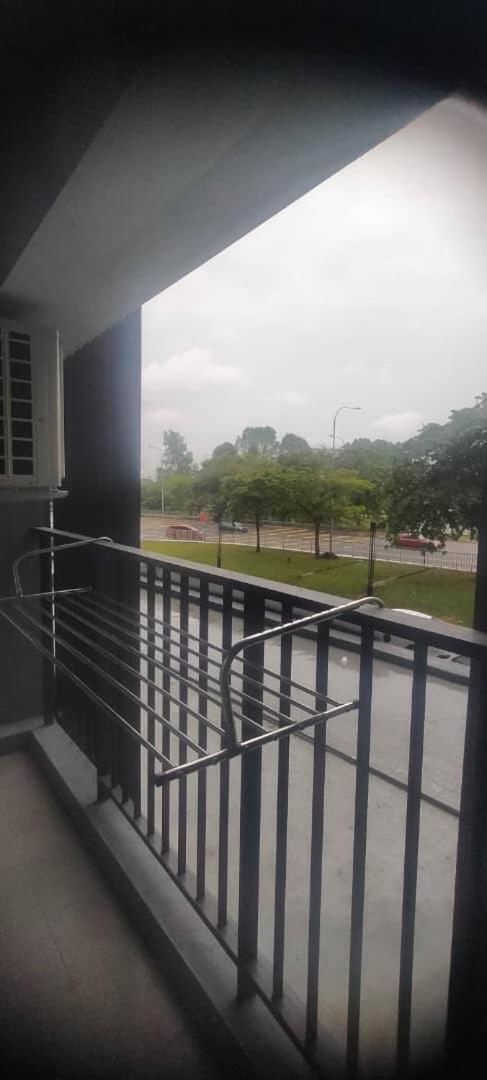 Humaira Dian Residency Studio Homestay 360Sqft Shah Alam Exterior photo